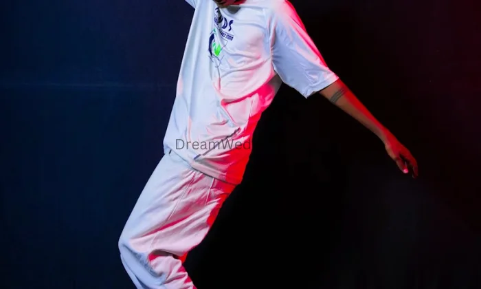 Natural Naveen dance studio